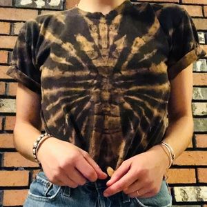 Hand dyed + altered sunburst t-shirt ☄️